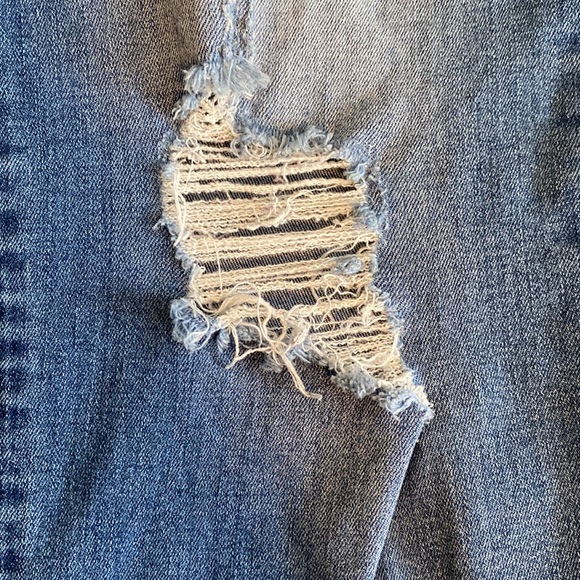 KanCan mid / high rise distressed raw hem skinny medium wash Size 31 - Picture 13 of 16